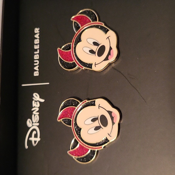 Mickey Mouse with devil horn BNIB - Picture 1 of 2